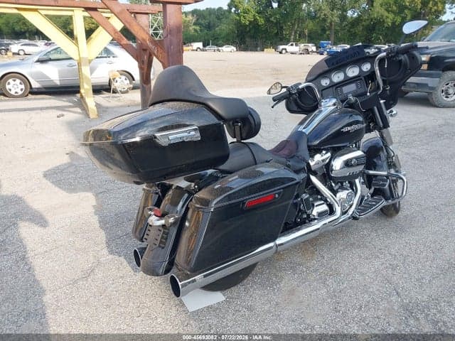 2017 HARLEY-DAVIDSON FLHX STREET GLIDE 4