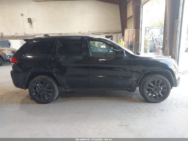 2017 JEEP GRAND CHEROKEE ALTITUDE 4X4 13