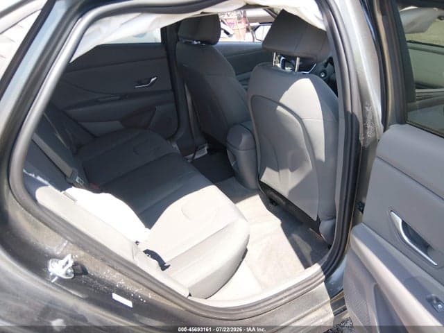 2025 HYUNDAI ELANTRA SE 8