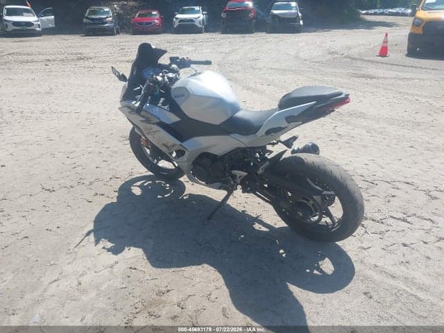 2025 KAWASAKI EX500 3