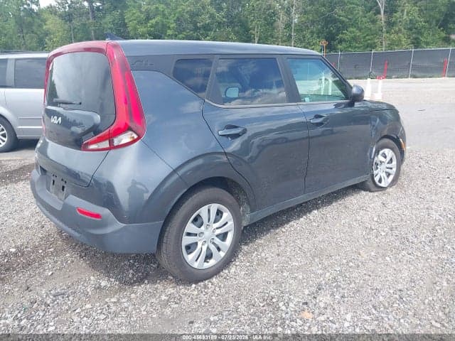 2022 KIA SOUL LX 4