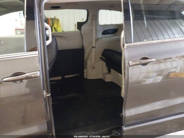 2022 CHRYSLER PACIFICA TOURING L 8