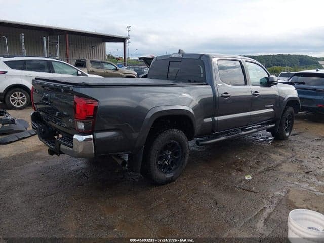 2022 TOYOTA TACOMA SR5 V6 4
