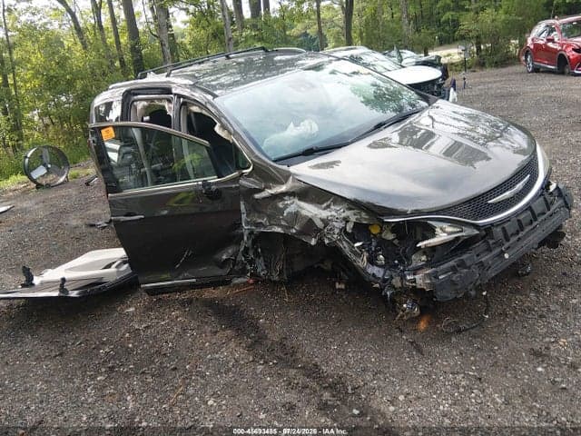 2017 CHRYSLER PACIFICA TOURING-L PLUS - 1