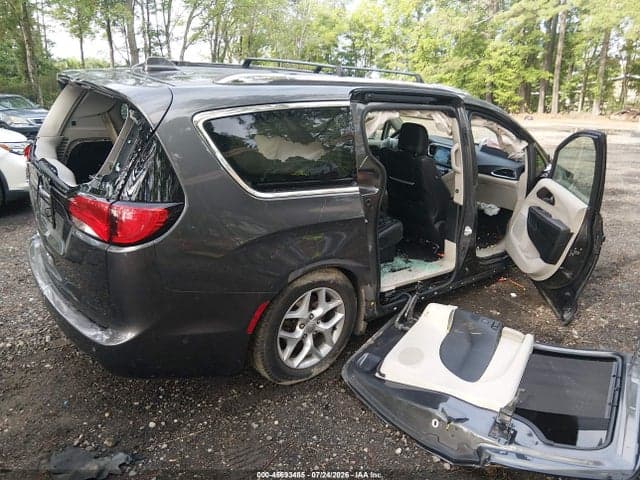 2017 CHRYSLER PACIFICA TOURING-L PLUS 4