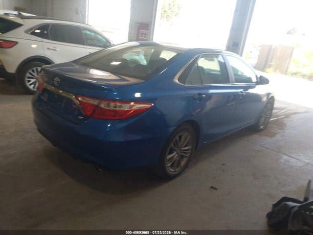 2017 TOYOTA CAMRY SE 4