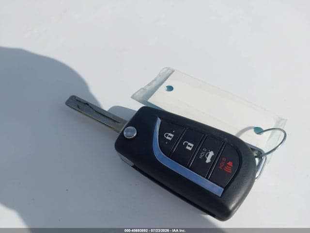 2025 TOYOTA COROLLA LE 11