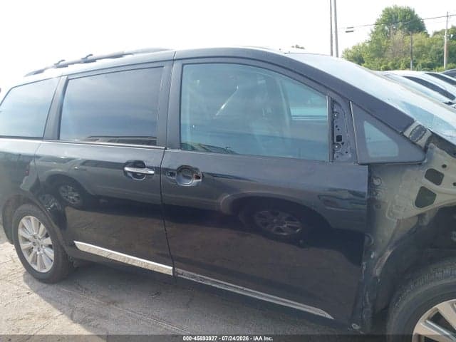 2017 TOYOTA SIENNA LIMITED PREMIUM 7 PASSENGER 14