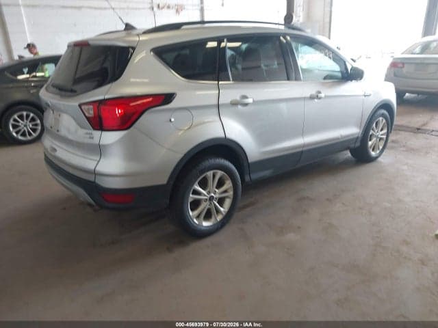 2019 FORD ESCAPE SEL 4
