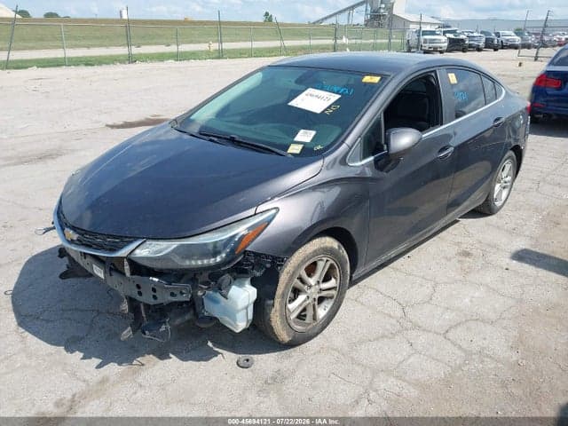 2017 CHEVROLET CRUZE LT AUTO 2