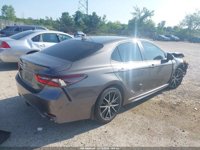 2023 TOYOTA CAMRY SE 4