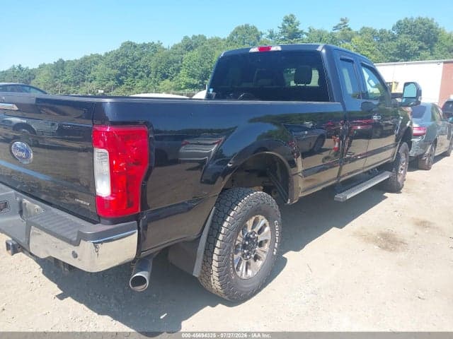 2017 FORD F-250 XLT 4