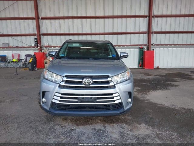 2017 TOYOTA HIGHLANDER XLE 12