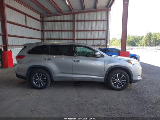 2017 TOYOTA HIGHLANDER XLE 13
