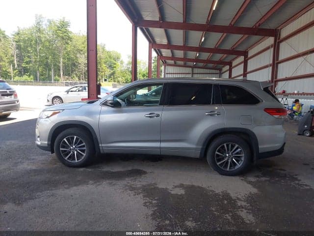 2017 TOYOTA HIGHLANDER XLE 14