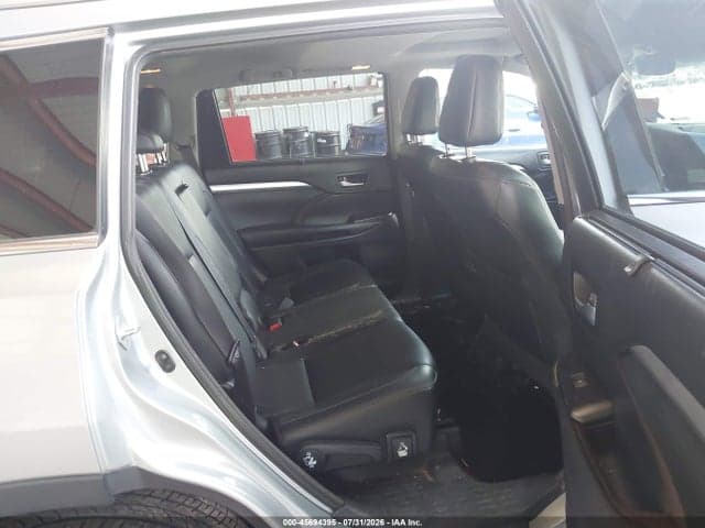 2017 TOYOTA HIGHLANDER XLE 8