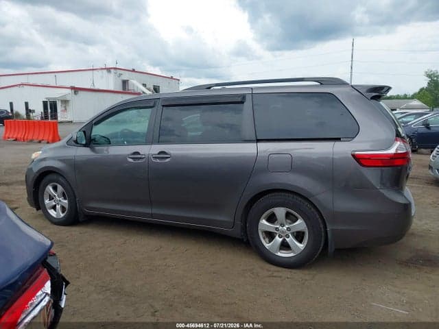 2017 TOYOTA SIENNA LE 8 PASSENGER 14