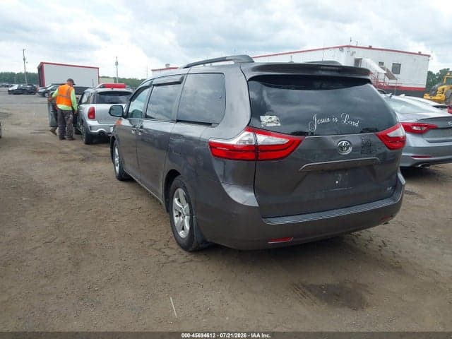2017 TOYOTA SIENNA LE 8 PASSENGER 3