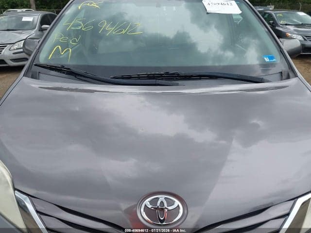 2017 TOYOTA SIENNA LE 8 PASSENGER 10