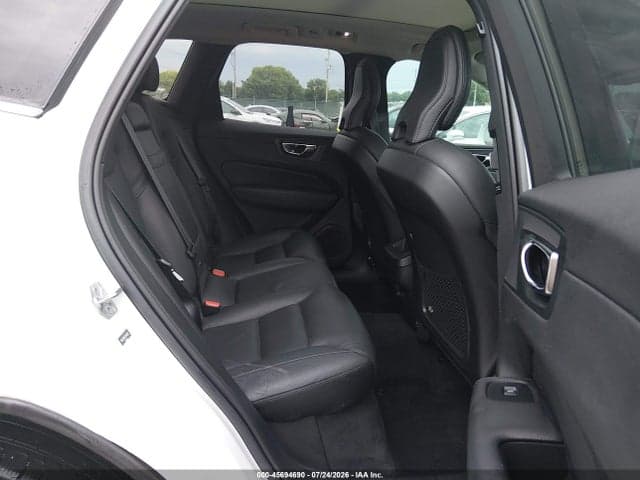 2020 VOLVO XC60 T6 MOMENTUM 8