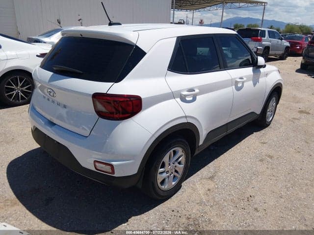 2026 HYUNDAI VENUE SE 4