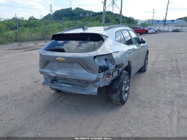 2025 CHEVROLET TRAX FWD LT 4