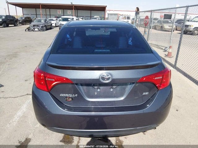 2018 TOYOTA COROLLA SE 17