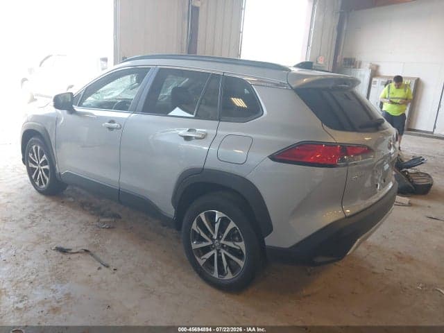 2025 TOYOTA COROLLA CROSS XLE 3