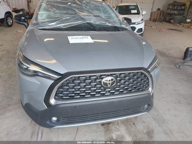 2025 TOYOTA COROLLA CROSS XLE 6