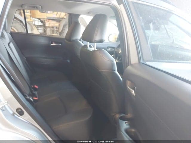 2025 TOYOTA COROLLA CROSS XLE 8