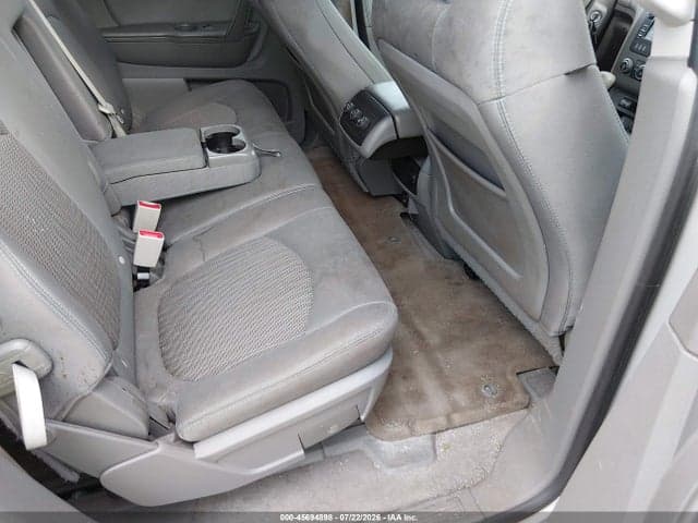 2017 CHEVROLET TRAVERSE LS 8