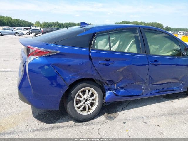 2017 TOYOTA PRIUS TWO 6