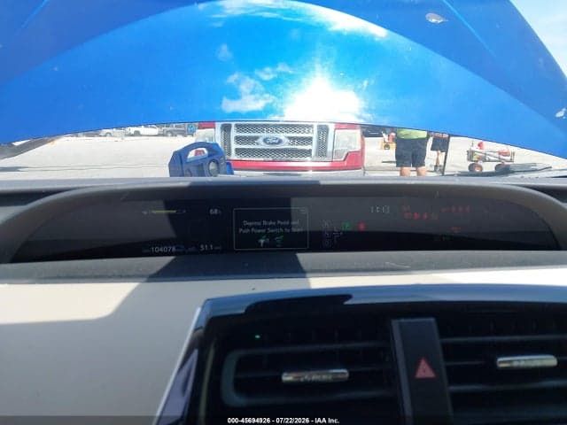 2017 TOYOTA PRIUS TWO 7