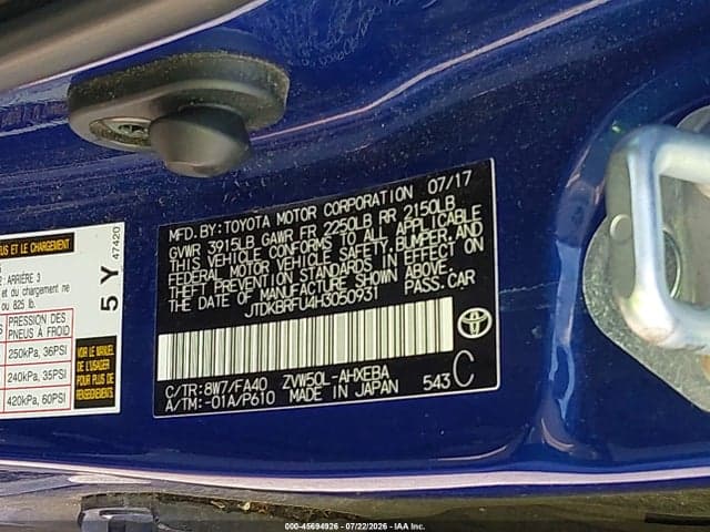 2017 TOYOTA PRIUS TWO 9