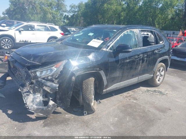 2019 TOYOTA RAV4 XLE 2