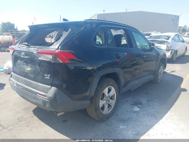 2019 TOYOTA RAV4 XLE 4