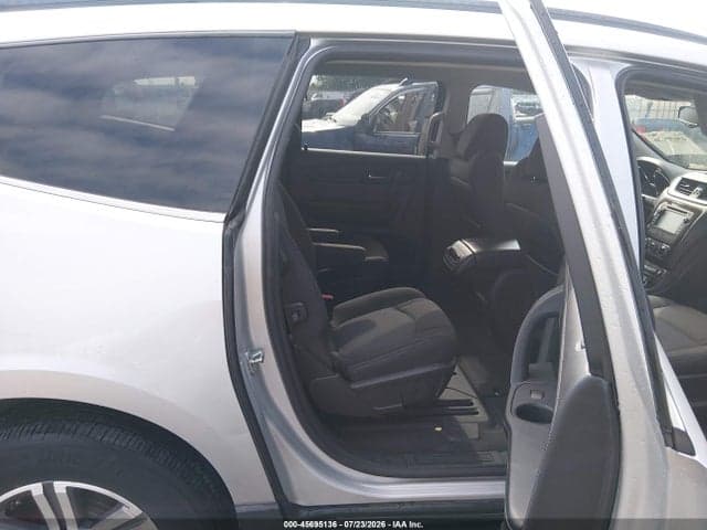 2017 CHEVROLET TRAVERSE LT 8