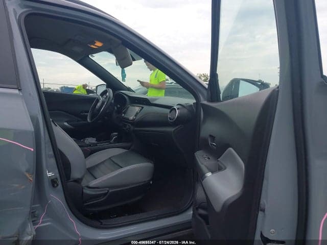 2023 NISSAN KICKS SR XTRONIC CVT 5