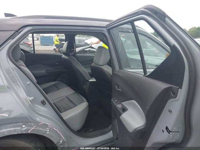 2023 NISSAN KICKS SR XTRONIC CVT 8