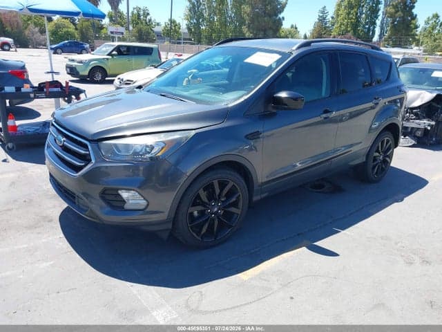 2017 FORD ESCAPE SE 2