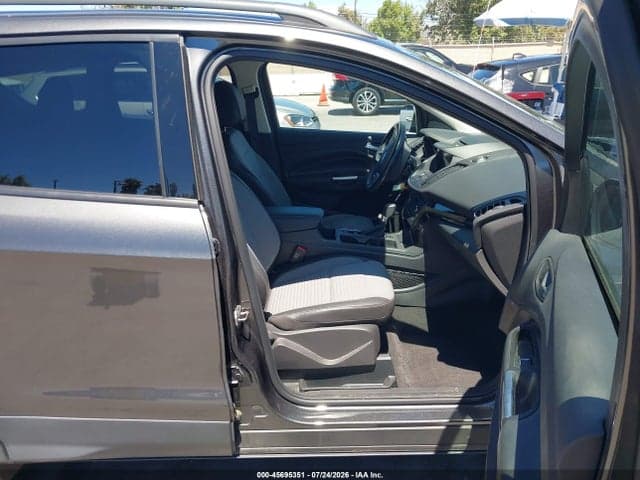 2017 FORD ESCAPE SE 5