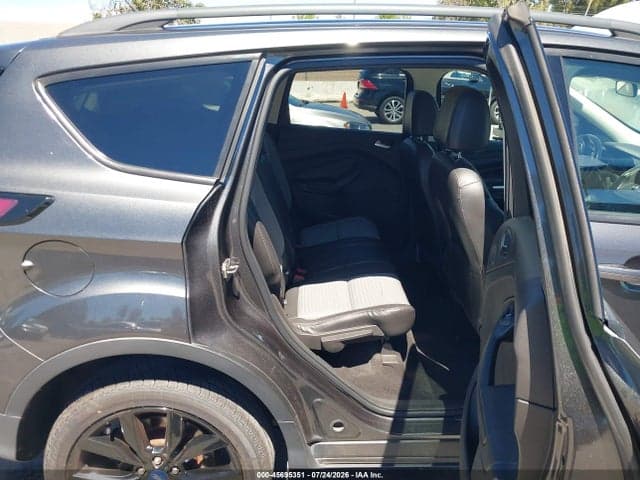2017 FORD ESCAPE SE 8