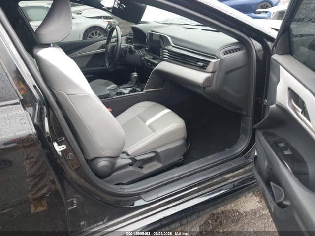 2025 TOYOTA CAMRY SE 5