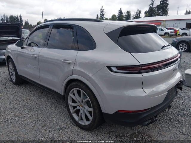 2024 PORSCHE CAYENNE 3