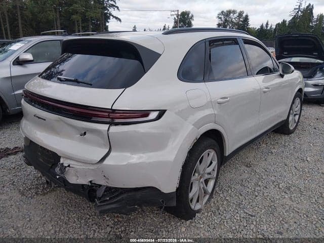 2024 PORSCHE CAYENNE 4