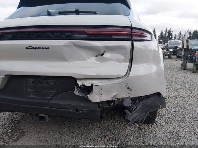 2024 PORSCHE CAYENNE 6