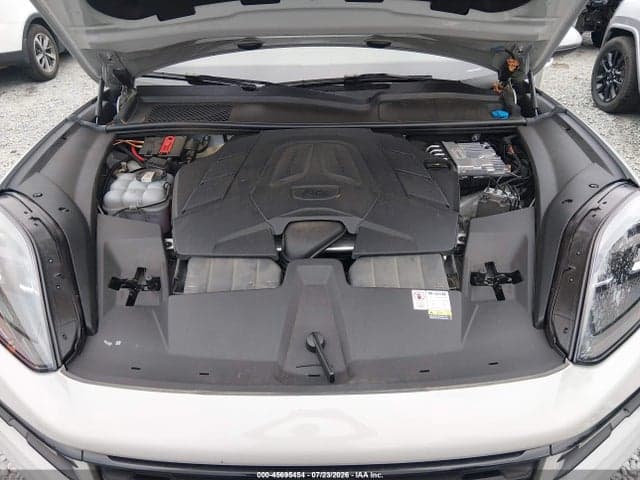 2024 PORSCHE CAYENNE 10