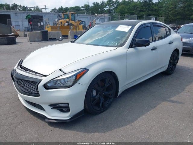 2017 INFINITI Q70 3.7X 2