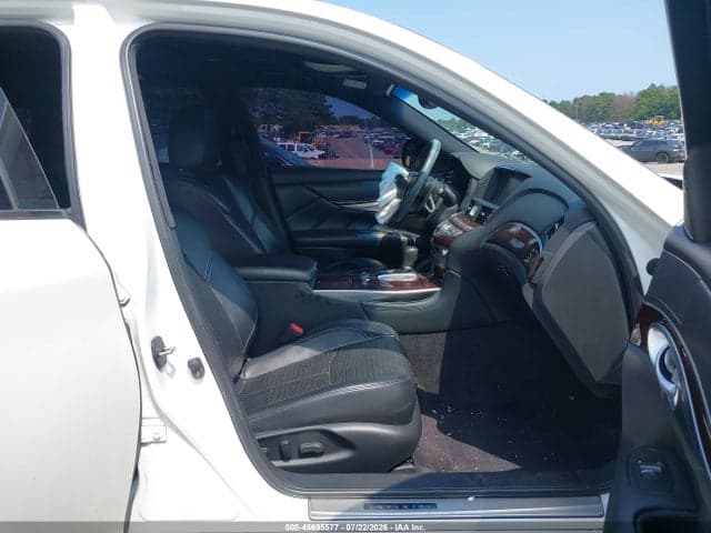 2017 INFINITI Q70 3.7X 5