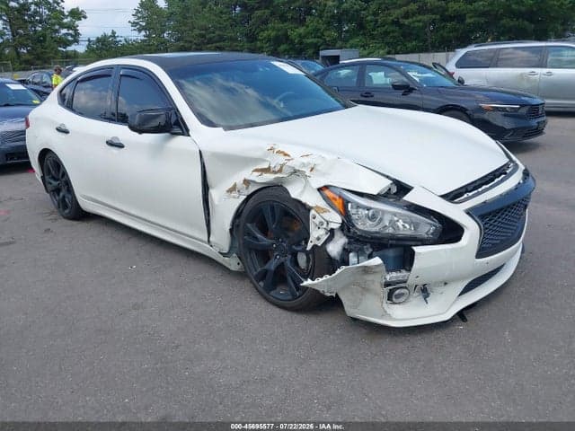 2017 INFINITI Q70 3.7X 6